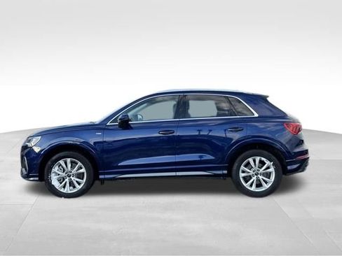 Certified 2025 Audi Q3 2.0T Premium w/ Convenience Package image 4