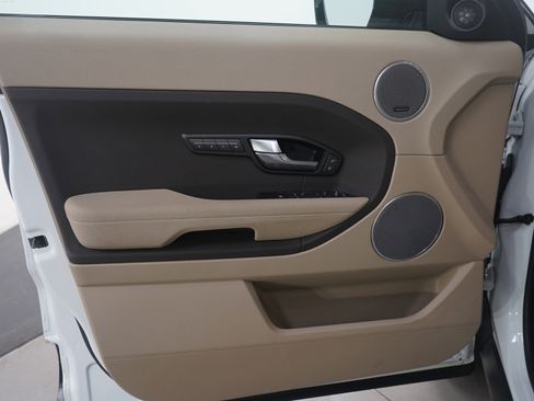 Used 2015 Land Rover Range Rover Evoque Pure image 19