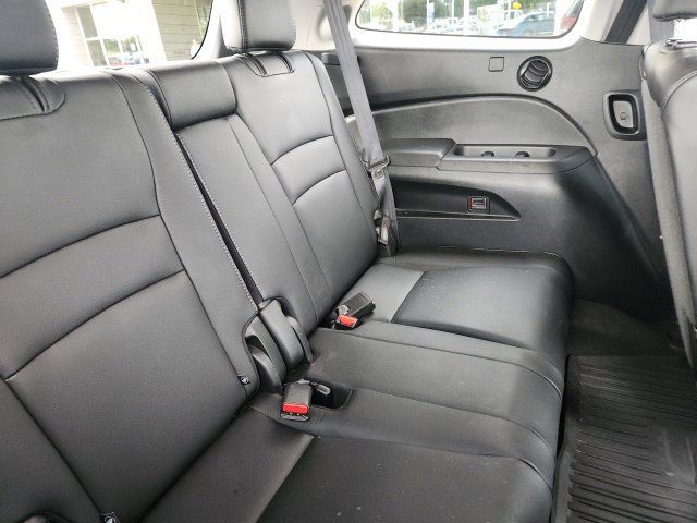 Used 2021 Honda Pilot Touring image 16