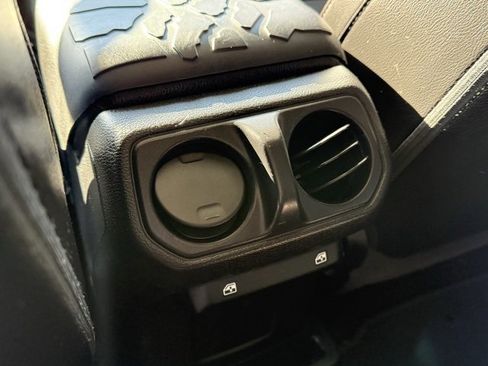 Used 2020 Jeep Wrangler Unlimited Sport image 26