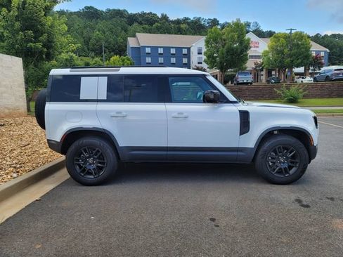 Used 2025 Land Rover Defender 110 S AWD/4WD image 4