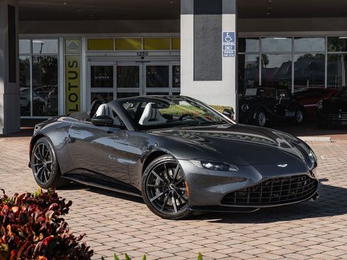 Used 2021 Aston Martin V8 Vantage Roadster image 38