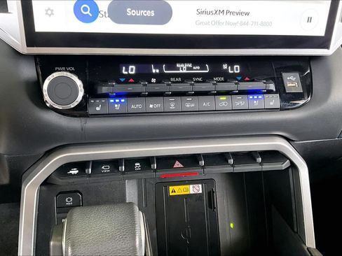 Used 2024 Toyota Sequoia Platinum AWD/4WD image 32