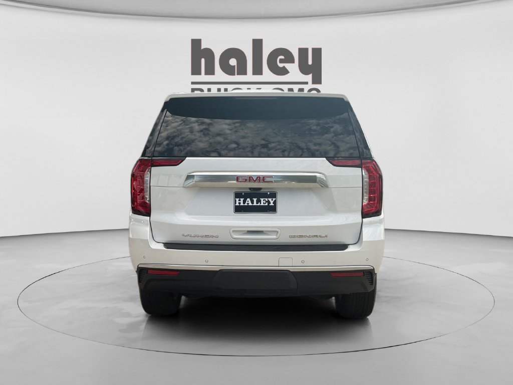 Used 2024 GMC Yukon Denali w/ Advanced Technology Package AWD/4WD image 4
