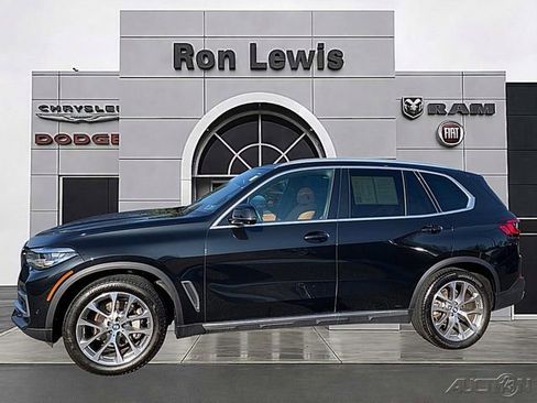 Used 2023 BMW X5 xDrive40i w/ Premium Package image 1