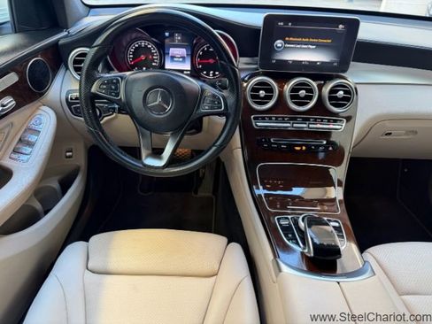 Used 2017 Mercedes-Benz GLC 300 4MATIC image 13
