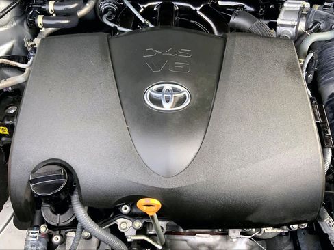 Used 2022 Toyota Highlander L image 31