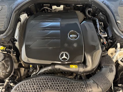 Used 2020 Mercedes-Benz GLC 300 4MATIC image 13