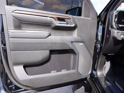 Used 2023 GMC Sierra 1500 SLT image 8