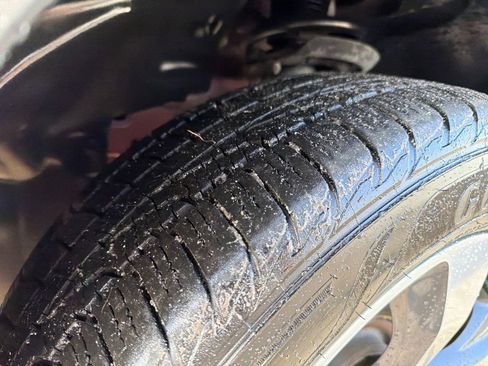 Used 2020 Jeep Cherokee Limited image 13