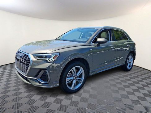 Used 2023 Audi Q3 2.0T Premium w/ Convenience Package AWD/4WD image 3