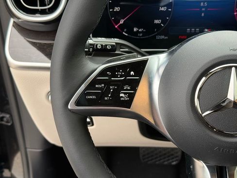 Used 2026 Mercedes-Benz GLC 300 4MATIC image 17