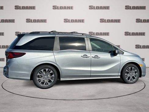 New 2026 Honda Odyssey Touring image 6