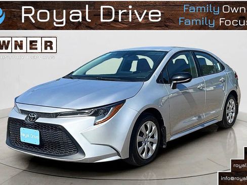 Used 2022 Toyota Corolla LE FWD image 1