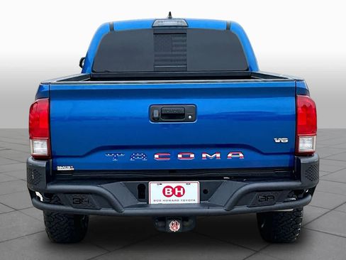 Used 2017 Toyota Tacoma TRD Sport w/ Tow Package RWD image 5