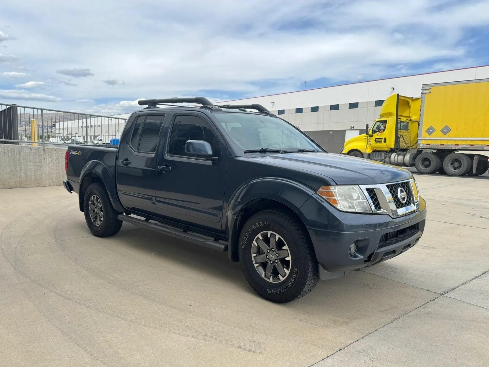Used 2016 Nissan Frontier PRO-4X w/ Pro-4x Luxury Package AWD/4WD image 7
