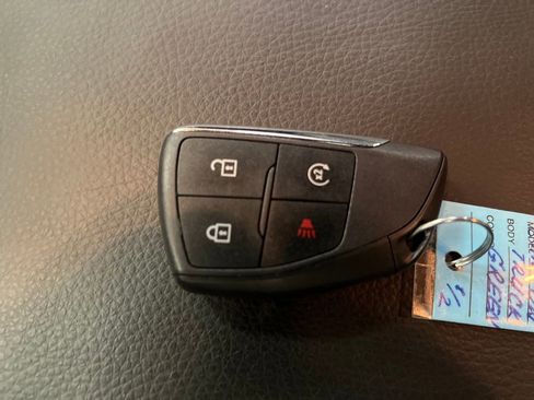 Used 2025 GMC Canyon Denali image 32