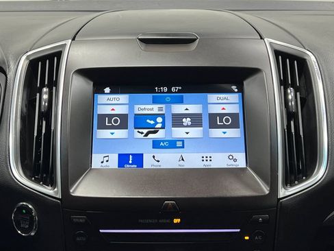 Used 2017 Ford Edge Titanium w/ Equipment Group 301A AWD/4WD image 27