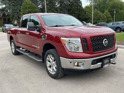 Used 2019 Nissan Titan SV AWD/4WD image 21