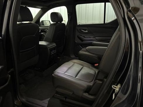 Used 2023 Chevrolet Traverse RS AWD/4WD image 22