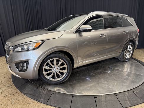 Used 2017 Kia Sorento SX image 12