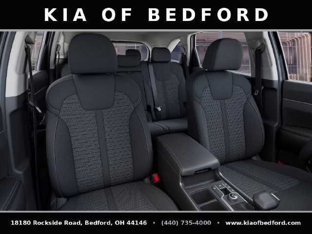 Used 2025 Kia Sorento LX FWD image 18