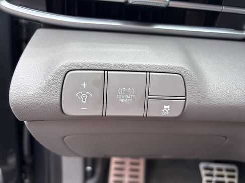 New 2025 Hyundai Elantra SEL FWD image 18