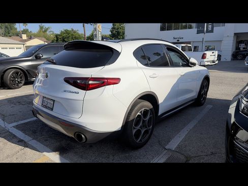 Used 2023 Alfa Romeo Stelvio Ti AWD/4WD image 3