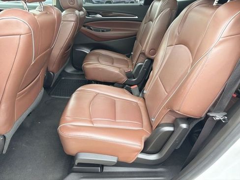 Used 2018 Buick Enclave Avenir w/ Avenir Technology Package AWD/4WD image 27