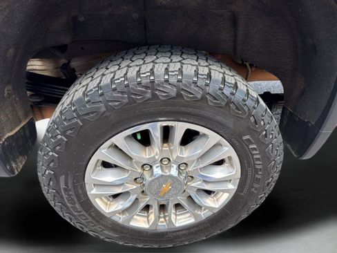 Used 2023 Chevrolet Silverado 2500 High Country w/ LPO, Hitch Package image 39