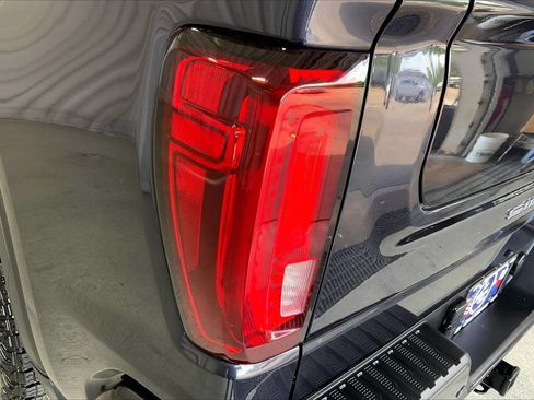 Used 2023 GMC Sierra 1500 AT4 w/ AT4 Premium Package AWD/4WD image 29