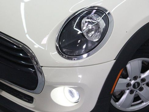 Used 2021 MINI Cooper 4-Door Hardtop w/ Storage Package image 2