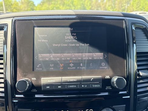 Used 2024 Nissan Titan SV w/ SV Bronze Edition Package image 17