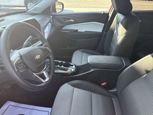 Certified 2024 Chevrolet Trax LT w/ Driver Confidence Package image 26