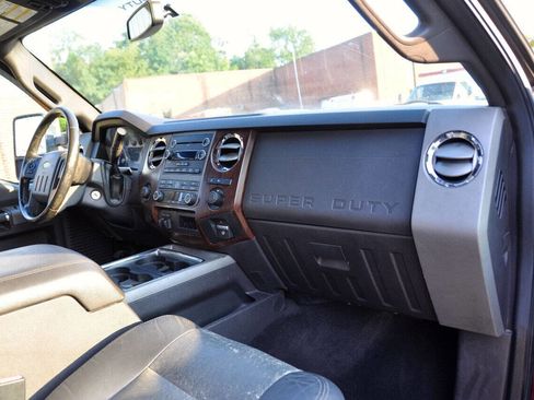 Used 2011 Ford F250 Lariat w/ Chrome Pkg image 22
