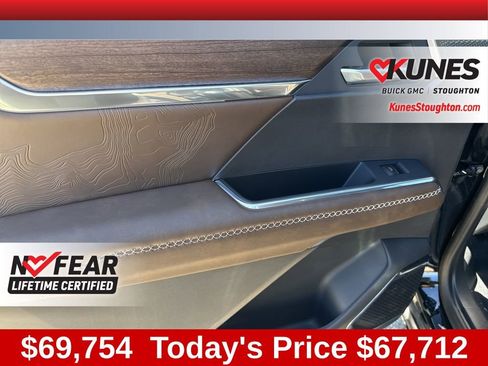 New 2026 GMC Acadia Denali Ultimate w/ LPO, Floor Liner Package AWD/4WD image 42