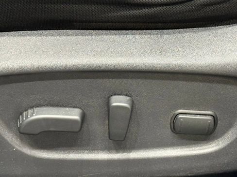 Used 2019 Nissan Rogue SV image 24