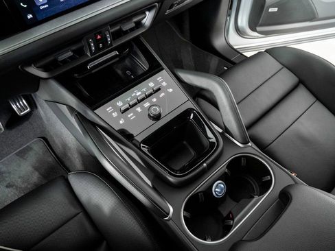 Used 2026 Porsche Cayenne S image 18