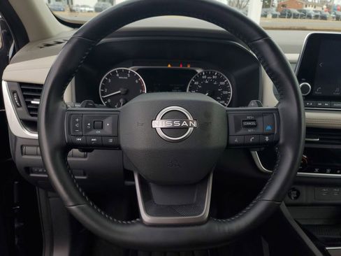 Used 2025 Nissan Rogue SV image 16