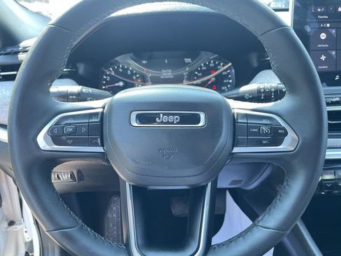 Used 2024 Jeep Compass Latitude AWD/4WD image 11