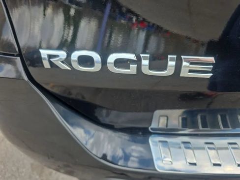 Used 2019 Nissan Rogue S w/ Special Edition Package AWD/4WD image 17