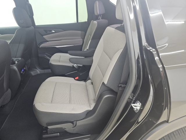 Used 2026 Chevrolet Traverse LT w/ Driver Confidence Package FWD image 3