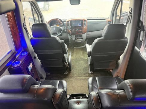 Used 2009 Dodge Sprinter 2500 image 21