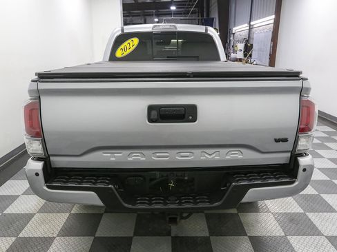 Used 2022 Toyota Tacoma TRD Off-Road w/ TRD Premium Off Road Package AWD/4WD image 14