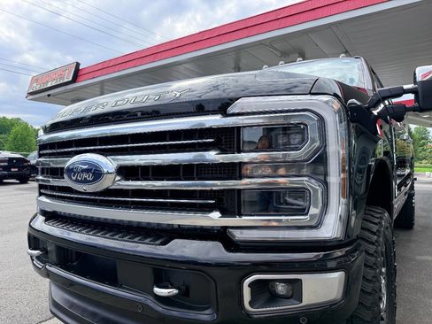 Used 2024 Ford F350 Limited w/ FX4 Off-Road Package AWD/4WD image 18