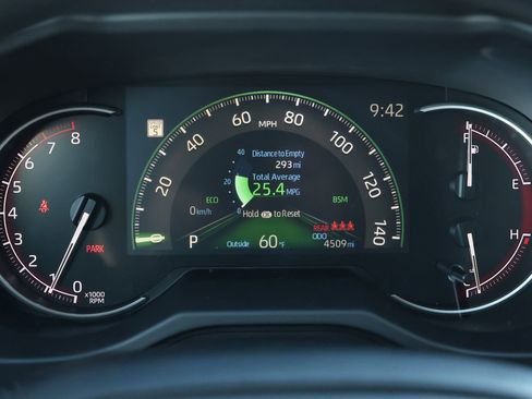 Used 2025 Toyota RAV4 XLE image 18