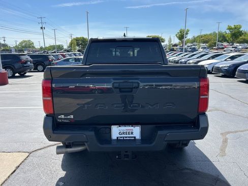 Used 2024 Toyota Tacoma SR5 w/ SR5 Upgrade Package AWD/4WD image 15