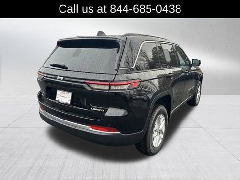 New 2025 Jeep Grand Cherokee Laredo image 5