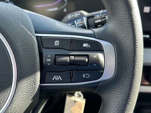Used 2025 Kia Sportage LX image 23