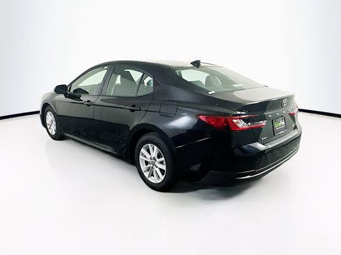 Used 2025 Toyota Camry LE image 5